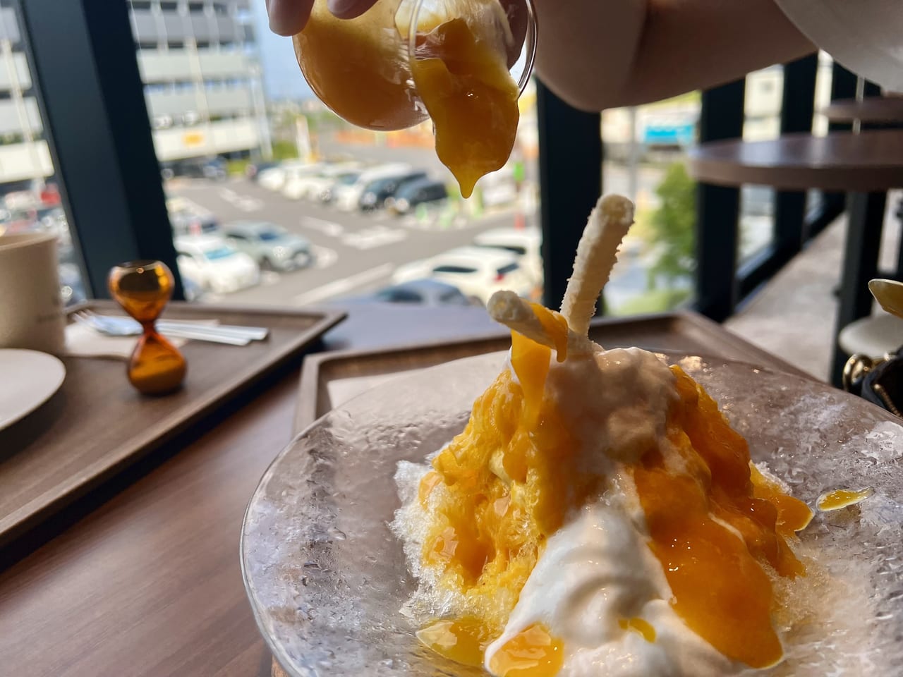【吉川市】暑い夏に食べたい！「LE CHOCOLAT DE H」にて完熟白桃を使った桃づくしのかき氷「KAKI KOORI　白桃バニーユ」と大人気のしぼりたてモンブランの新作が販売開始されました。